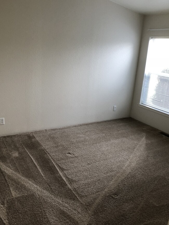 Building Photo - Beautiful and Convenient Turner Location!