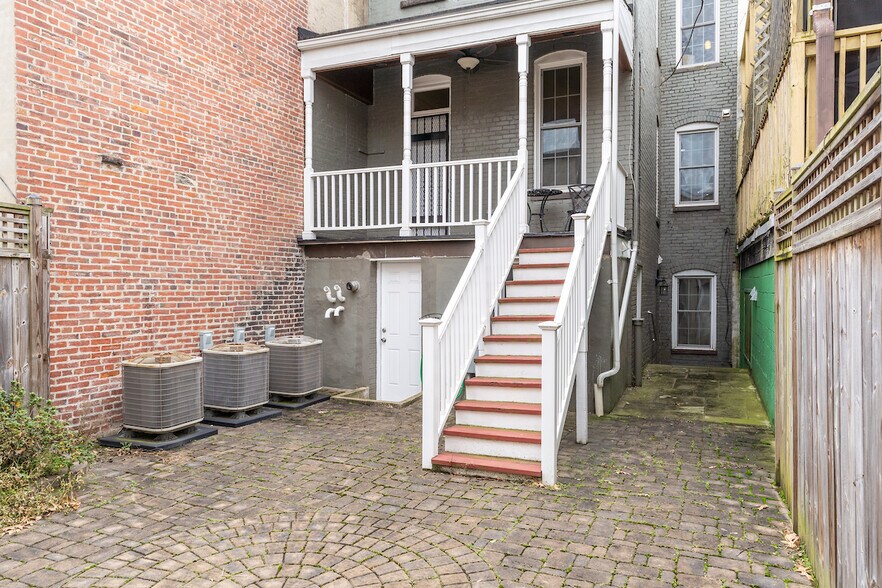 4 bedroom/3 bathroom, patio - 403 P St NW