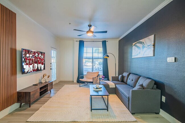 Primary Photo - 7455 N 95th Ave