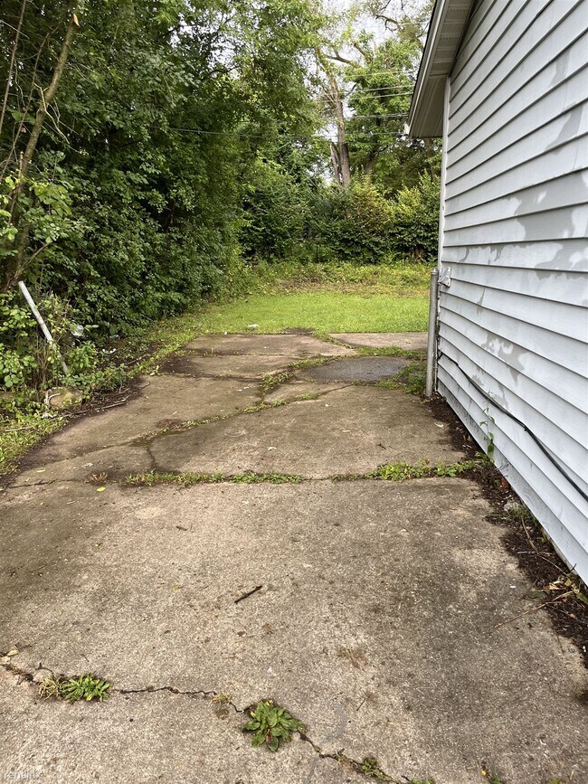 Building Photo - 3 br, 1 bath House - 1591 Azalea Drive