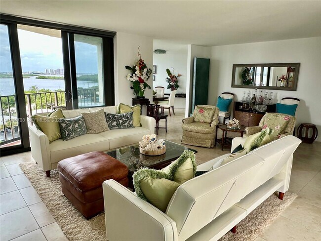 Building Photo - 5420 N Ocean Dr