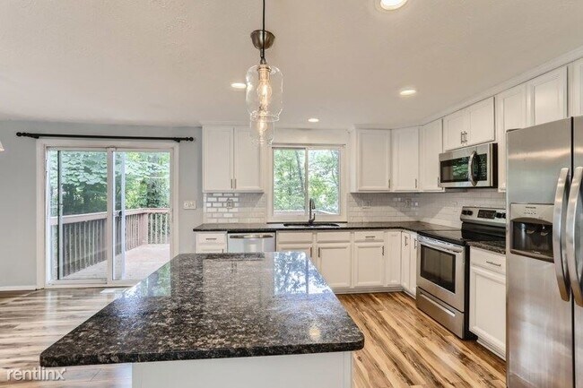 Building Photo - 3 br, 2.5 bath House - 5909 Chatham Court ...