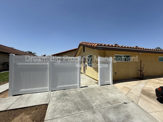 Building Photo - 3556 Harrison St