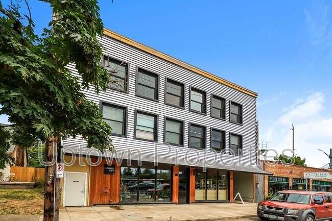 Building Photo - 1515 N Rosa Parks Way