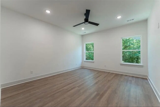 Building Photo - New 4 bedroom in Bella Vista.