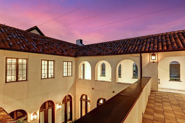 Building Photo - 1104 Mosaico Ln