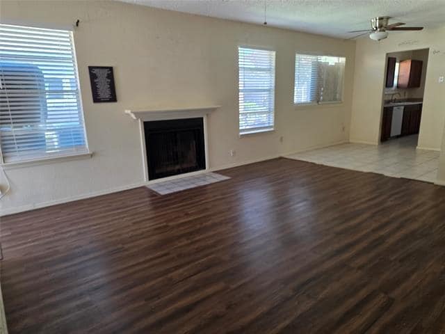 Building Photo - 2411 Springmont Ct
