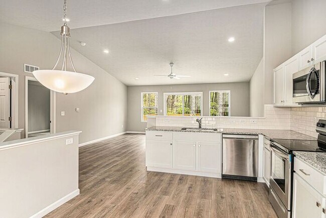 Building Photo - 2411 Richardson Ct