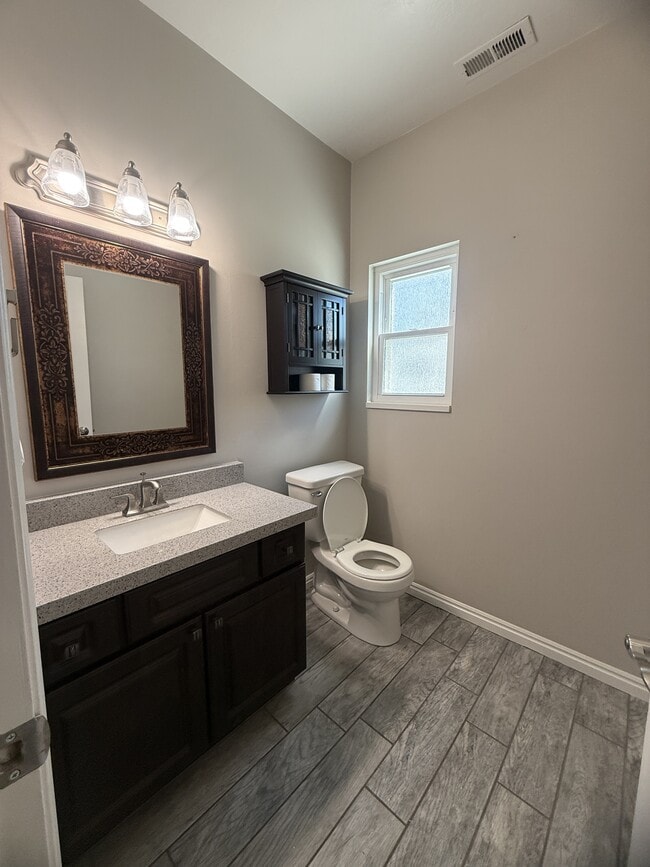 Building Photo - 137 Stern Ct