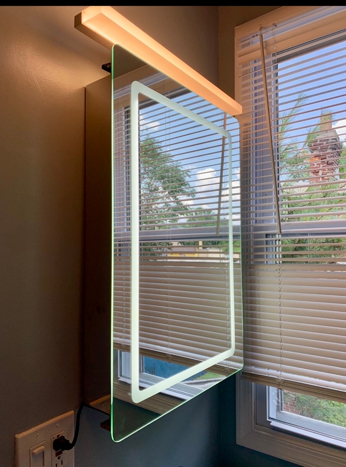 Building Photo - 143 Delphine St