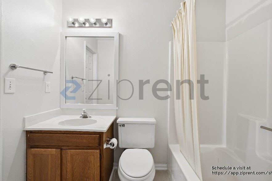 Building Photo - 661 Coventry Township Ln