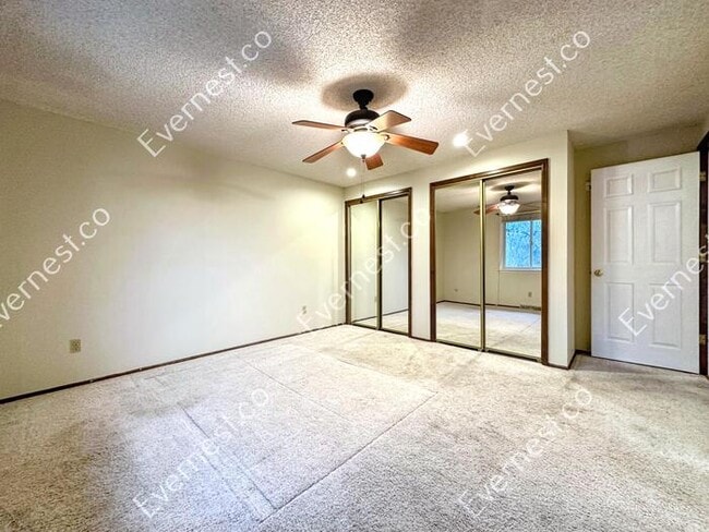 Building Photo - Charming 4-Bedroom Home with Spacious Layo...