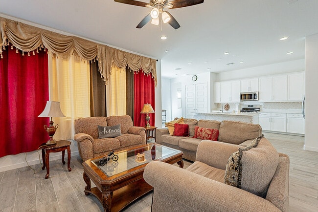 Building Photo - Spacious Brand New Home!