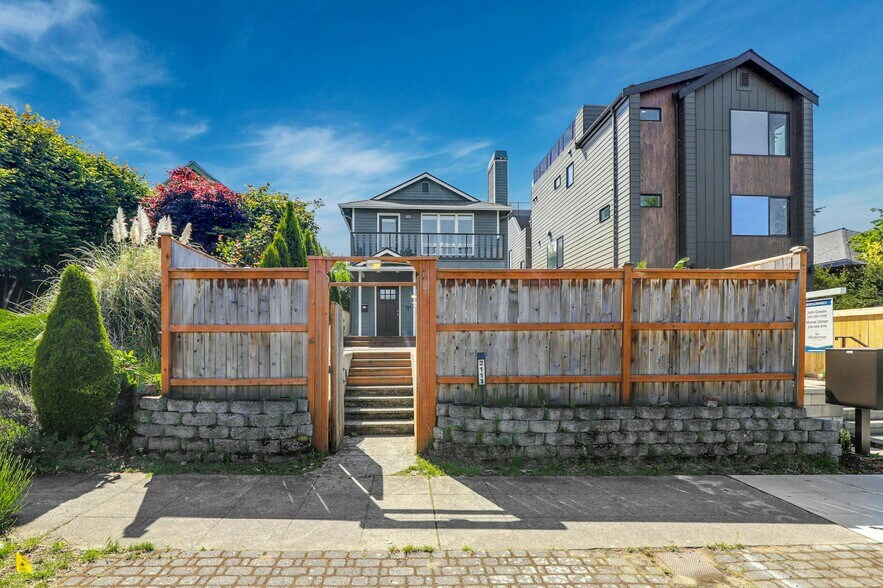 Building Photo - 2111 6th Ave W