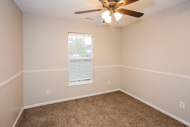 Building Photo - 8445 Angwin Pl