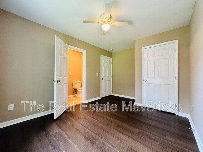 Building Photo - 4619 Kirkland Ave