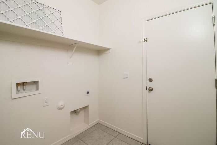 Building Photo - 35494 W San Capistrano Ave