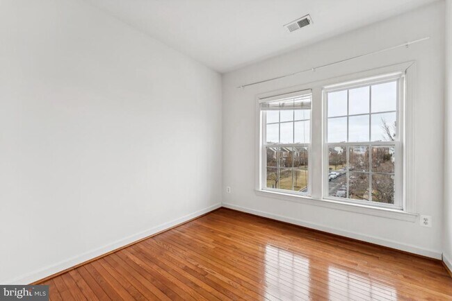 Building Photo - 8915 Amelung St