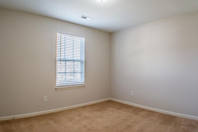 Building Photo - 3890 Sanwood Ln