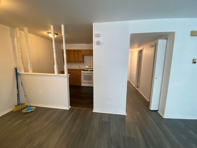 Building Photo - 3025 S 72nd St