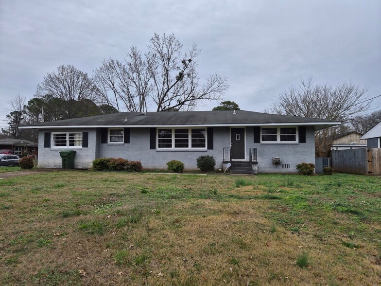 Primary Photo - 418 Ewing St NW