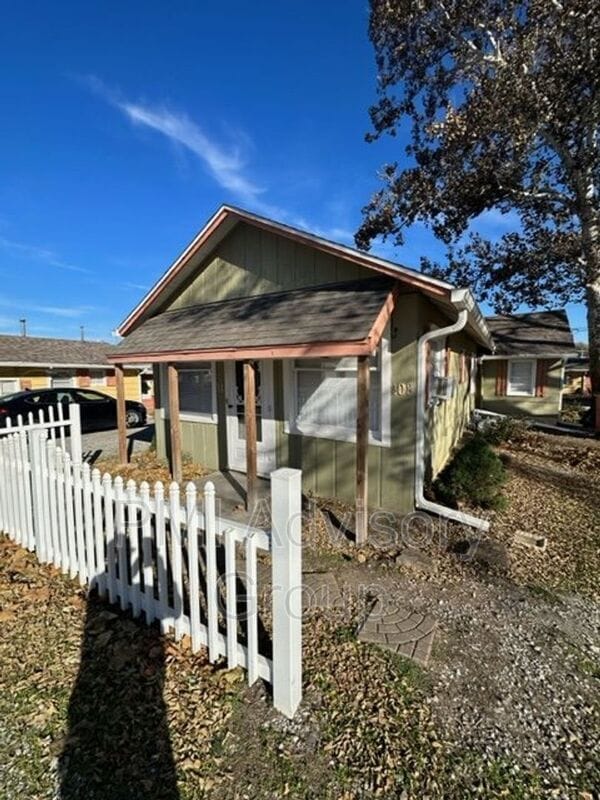 Building Photo - 308 Chestnut St