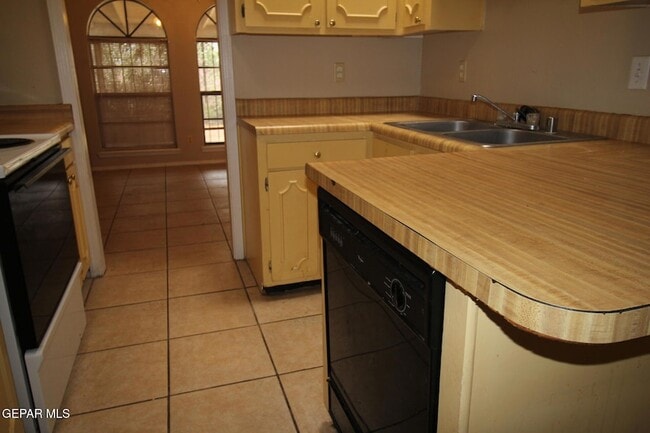 Building Photo - 10711 Ivanhoe Dr