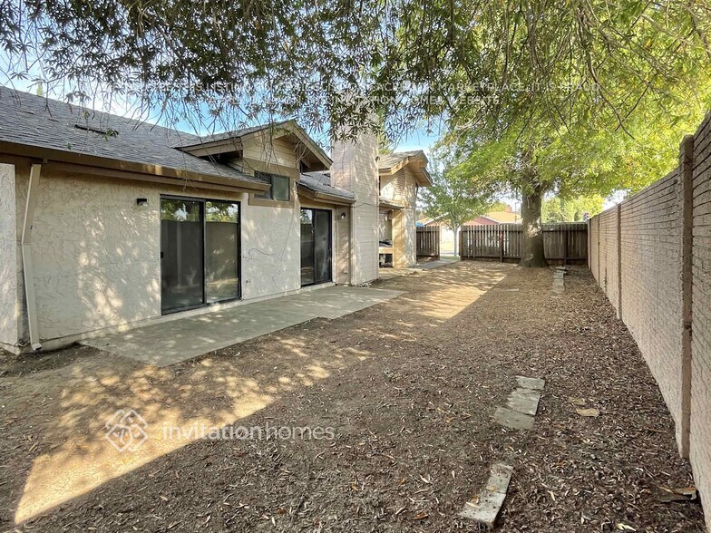 Building Photo - 7001 Sprig Dr