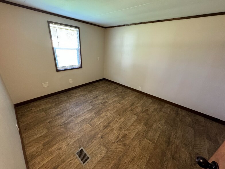 Building Photo - 4664 US-30