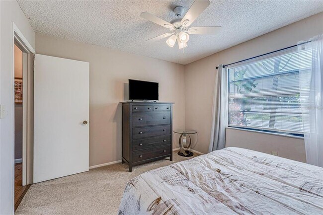 Building Photo - 6401 Drexel Dr