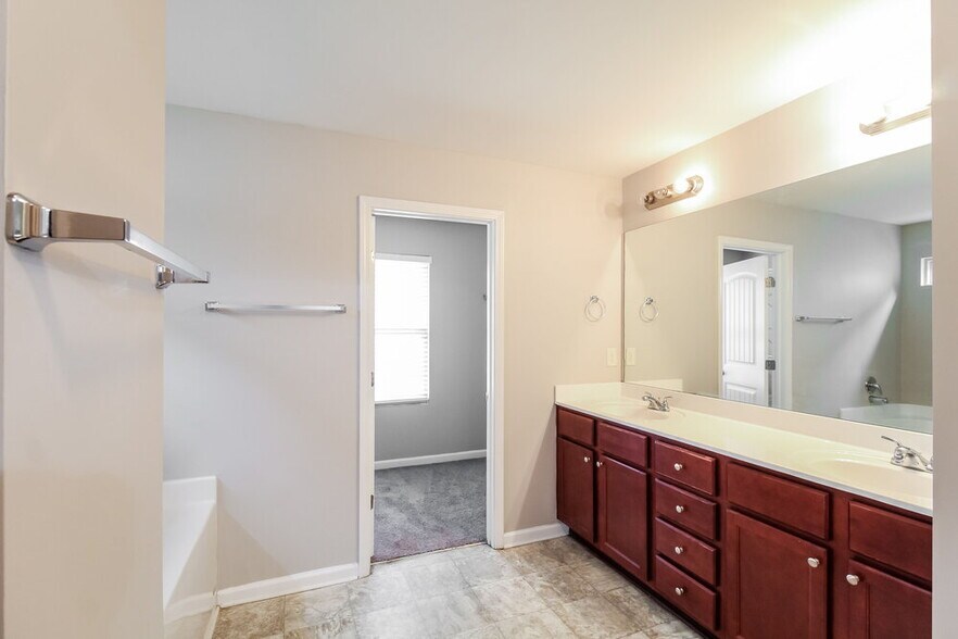 Building Photo - 2087 Juniper Ives Ct SE
