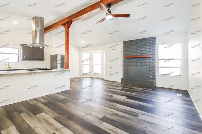 Building Photo - 407 W 35th Pl