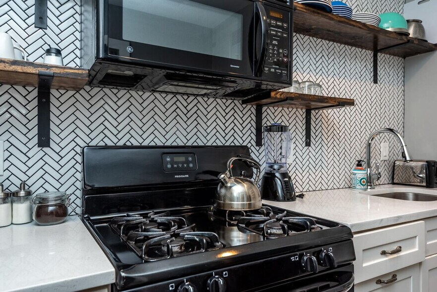 Building Photo - 215 Piedmont Ave NE