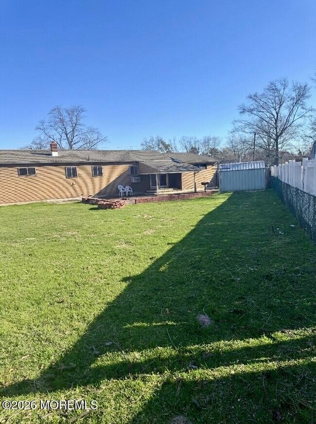 Building Photo - 8 View Dr