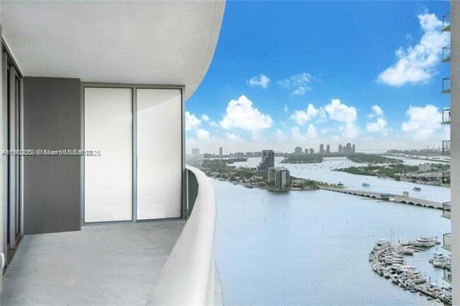 Building Photo - 488 NE 18th St