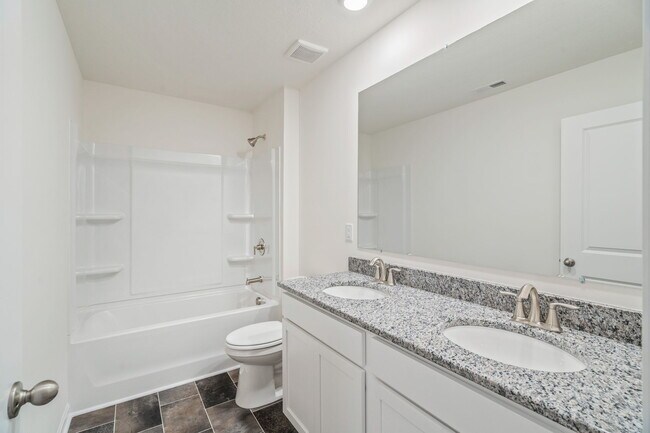 Building Photo - 944 Utopia Ln