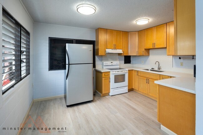 Building Photo - 215 Azores St