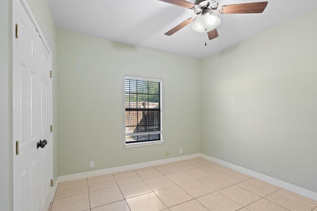 Building Photo - 206 Saddle Blanket