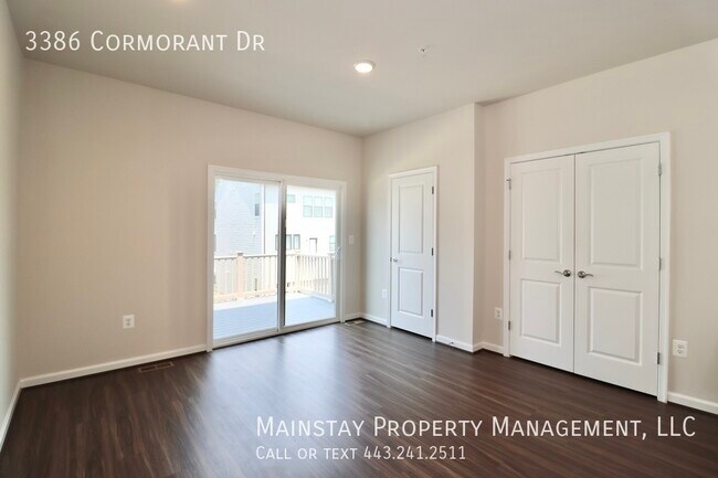Building Photo - 2022 New Construction Townhome in Watershe...