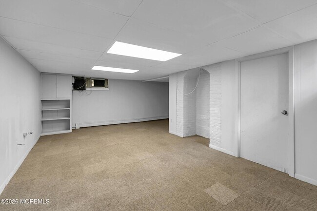 Building Photo - 40 McLaren St