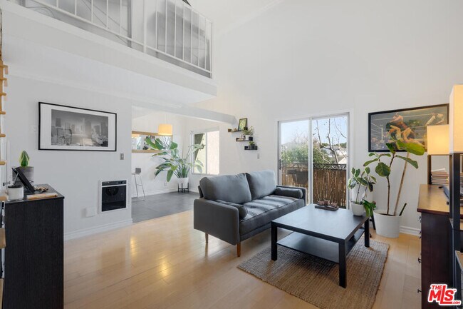 Building Photo - 1125 Pico Blvd
