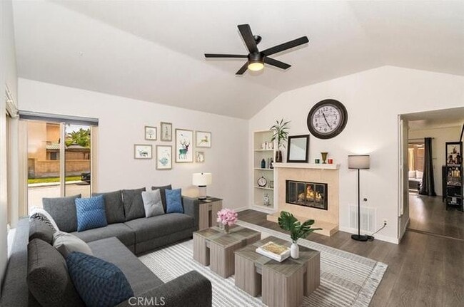 Building Photo - 11043 Country View Dr