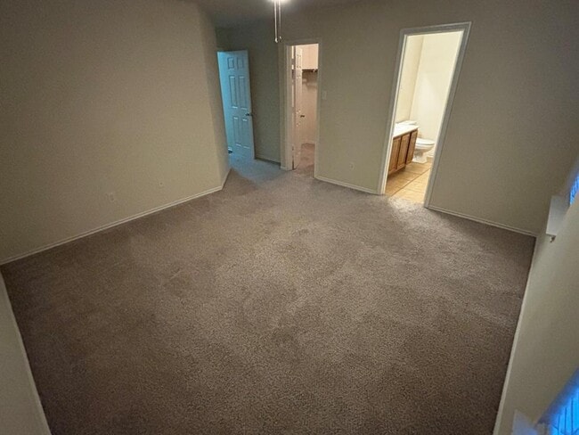 Building Photo - 154 Lake Washington Dr