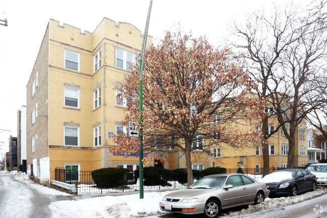 Building Photo - 4412-4426 N Saint Louis Ave