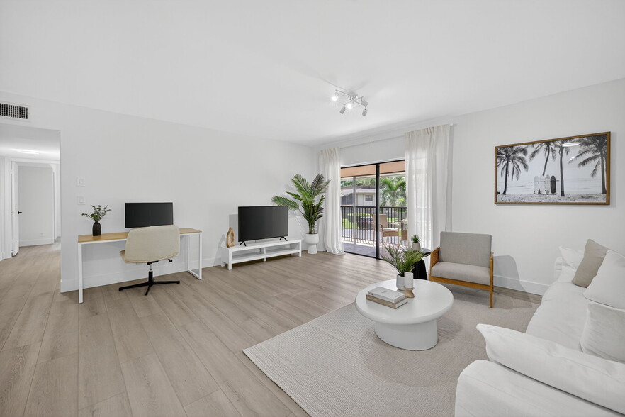 Building Photo - 261 Deer Creek Blvd