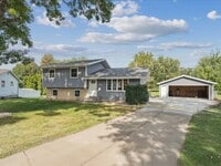 Building Photo - 1429 Columbus Dr