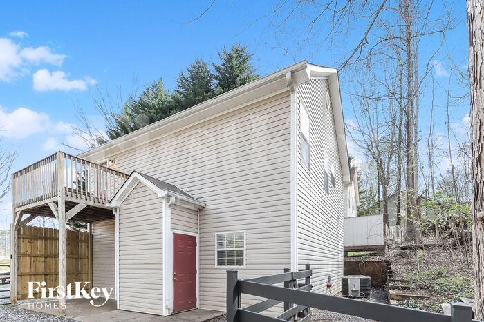 Building Photo - 9215 Fleetwood Trail