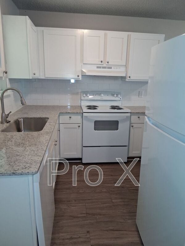 Building Photo - 518 N Betty Jo Dr