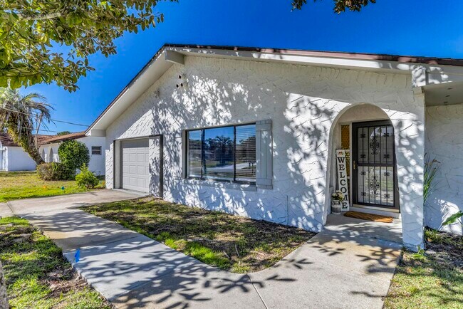 Building Photo - 11 Ferris Ln