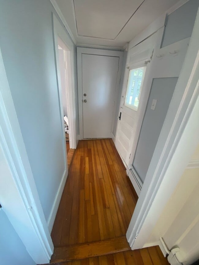 Building Photo - 11 Clark St